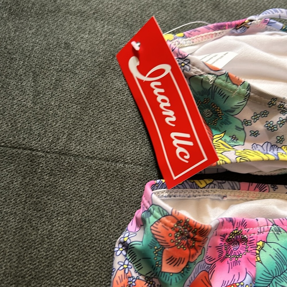 NWT small sized swimsuit two pieces. High waisted panty with floral print - Picture 6 of 7